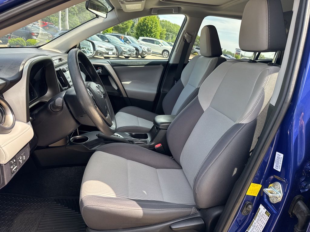 Vehicle image 16 of 24