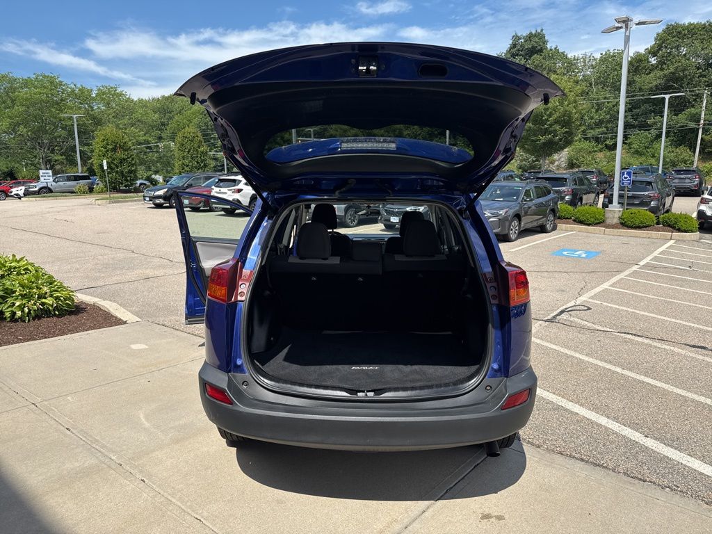 Vehicle image 15 of 24