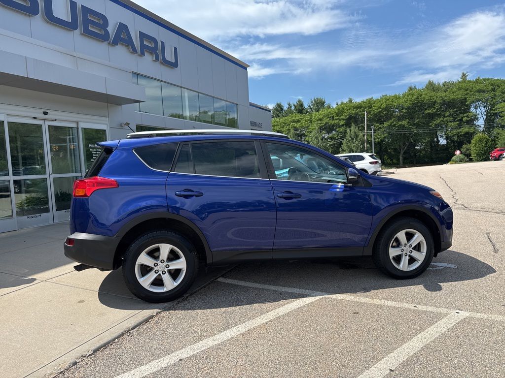 Vehicle image 9 of 24