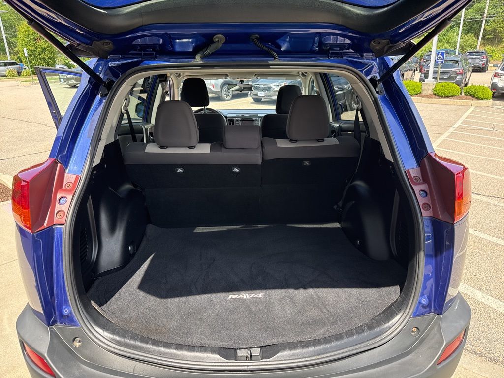 Vehicle image 14 of 24