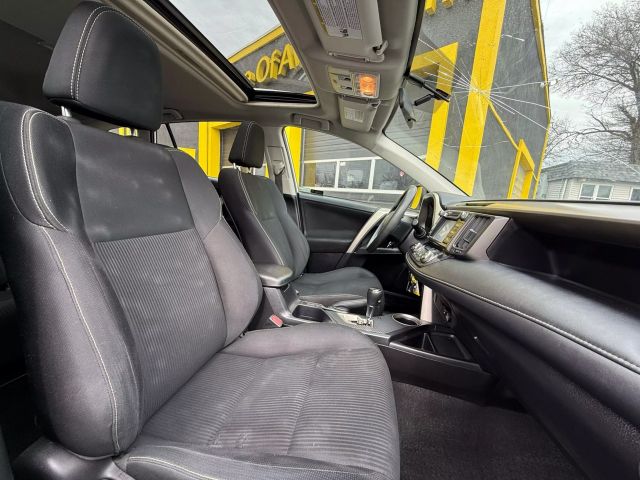 Vehicle image 20 of 30
