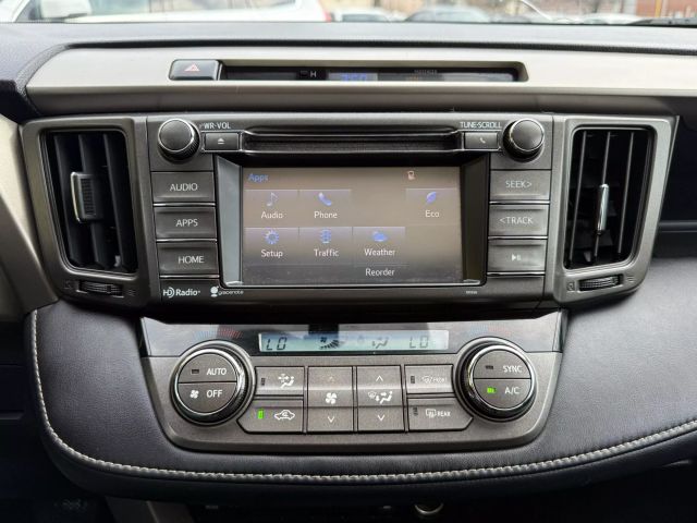 Vehicle image 17 of 30