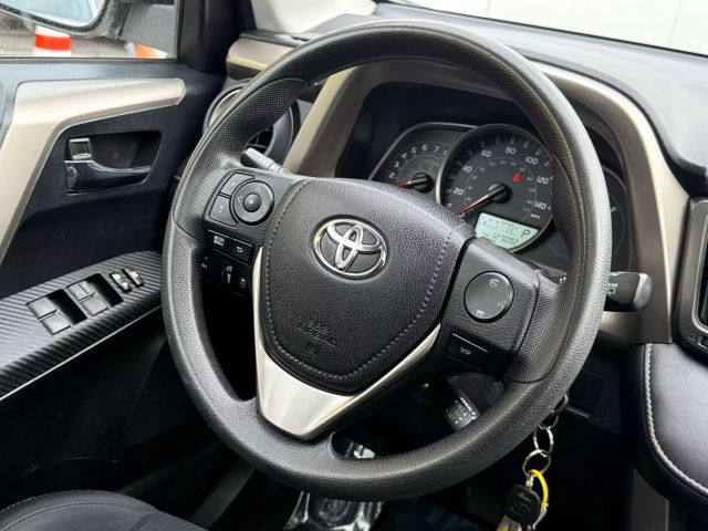 Vehicle image 11 of 30