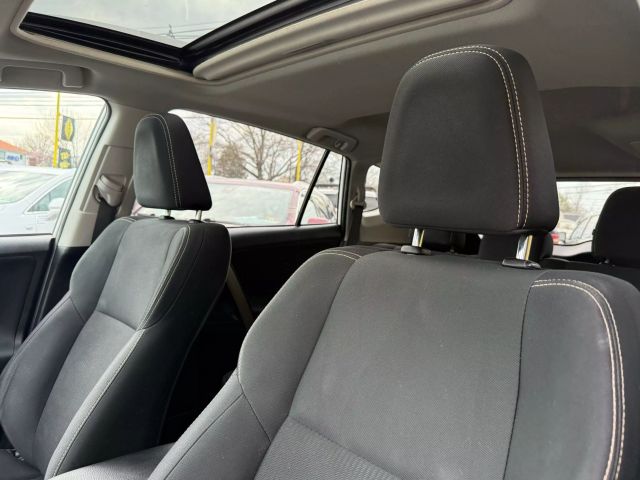 Vehicle image 10 of 30