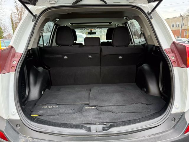 Vehicle image 29 of 30