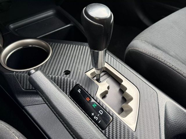 Vehicle image 19 of 30