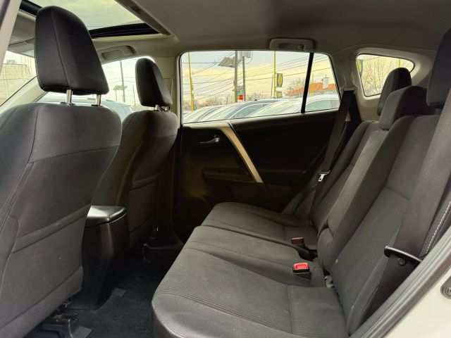 Vehicle image 26 of 30