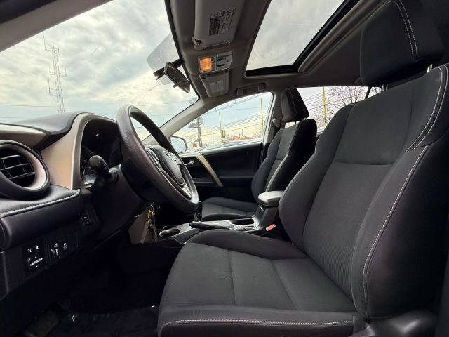 Vehicle image 8 of 30
