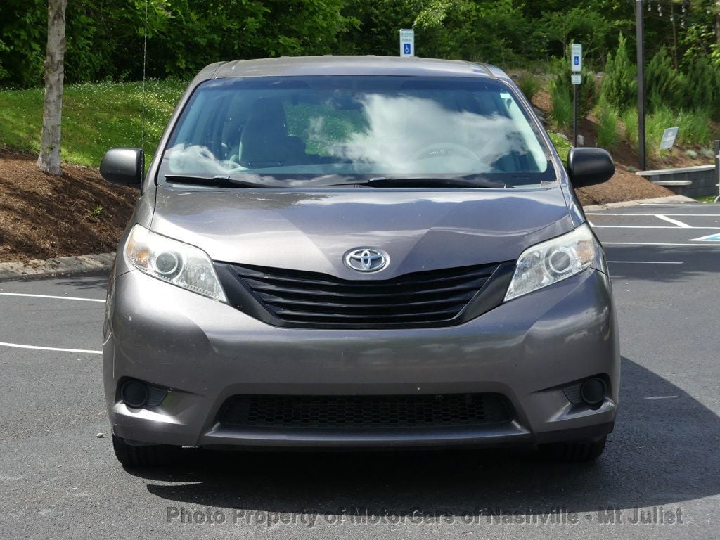 Vehicle image 5 of 40