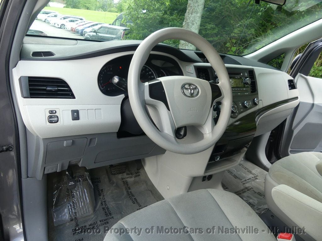 Vehicle image 26 of 40