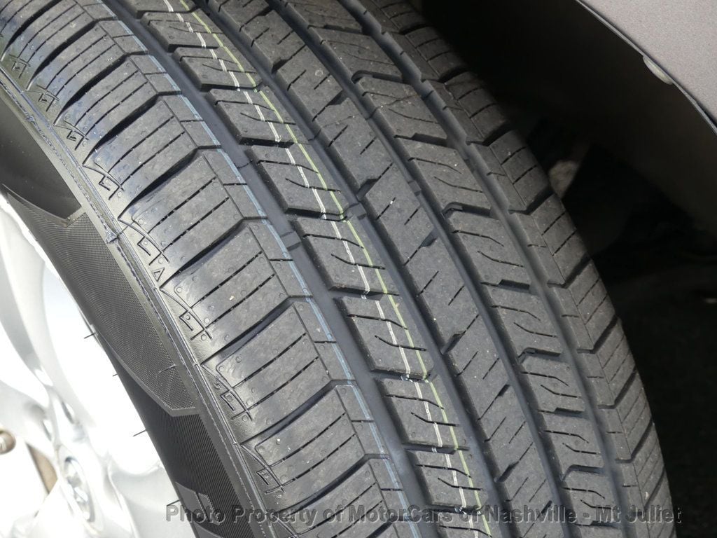 Vehicle image 39 of 40