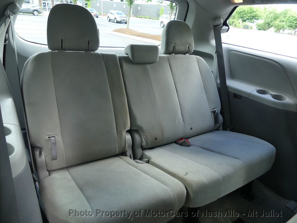Vehicle image 25 of 40