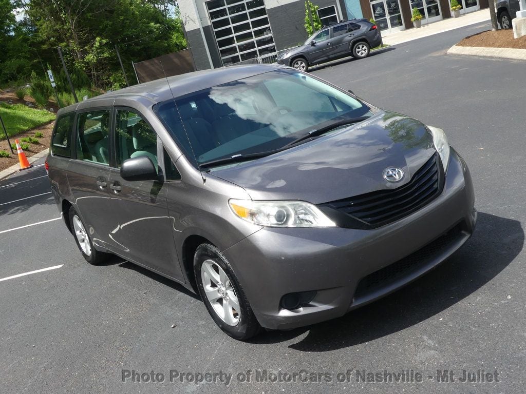 Vehicle image 8 of 40