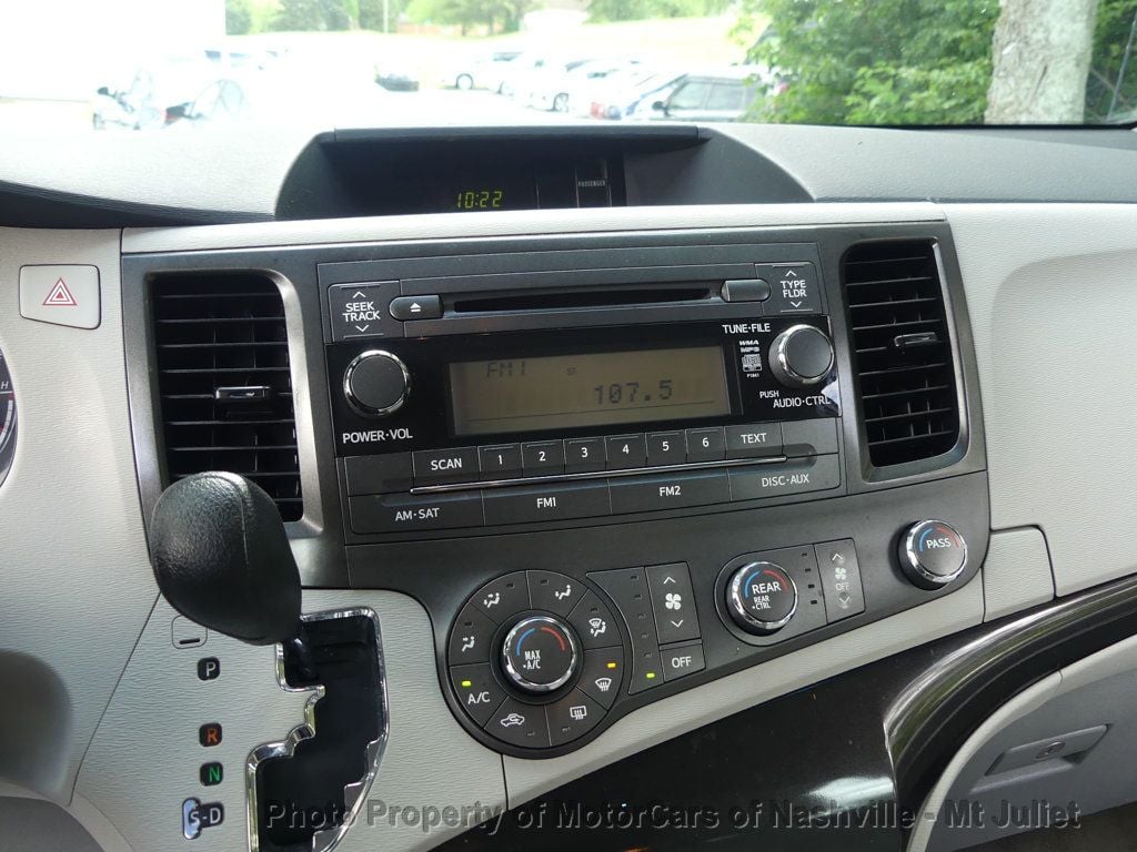 Vehicle image 33 of 40