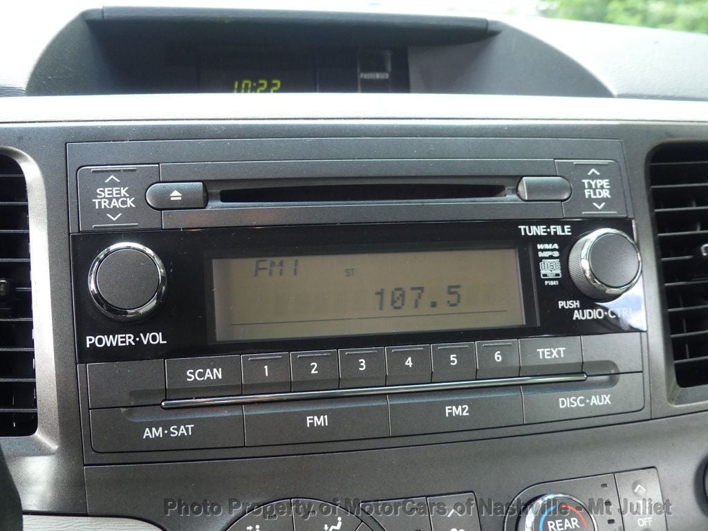 Vehicle image 34 of 40