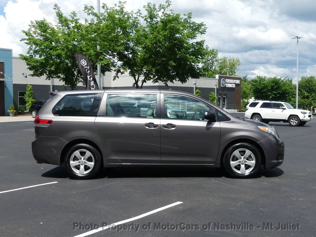 Vehicle image 9 of 40