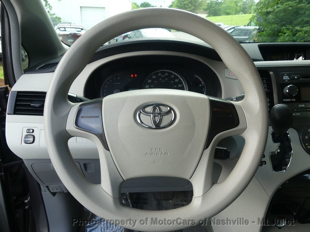 Vehicle image 31 of 40