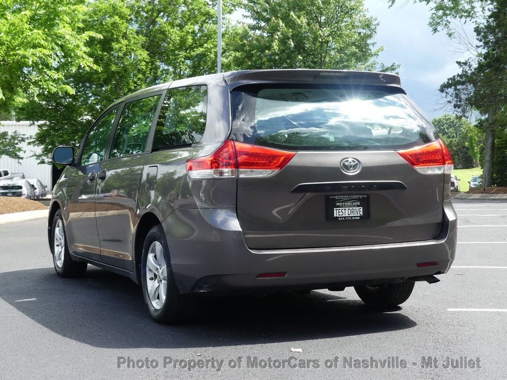 Vehicle image 12 of 40
