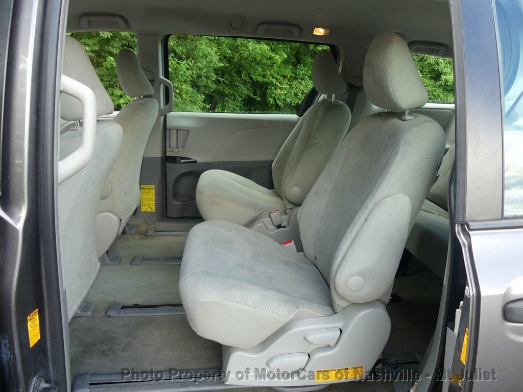 Vehicle image 20 of 40