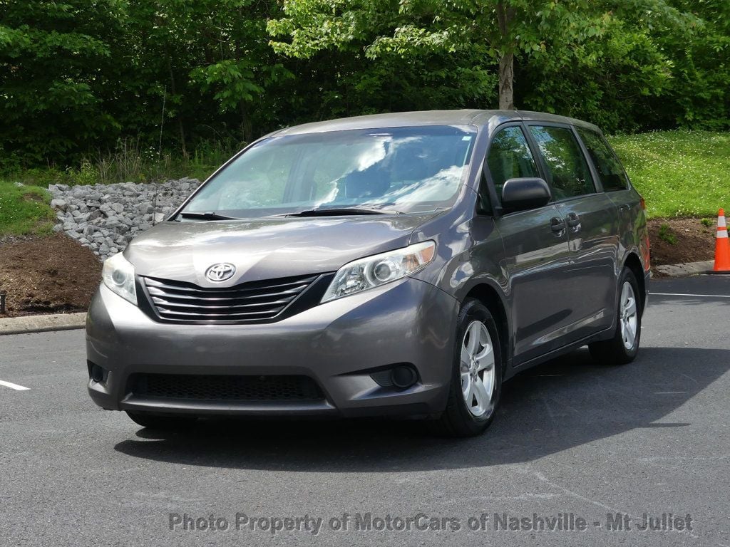 Vehicle image 4 of 40