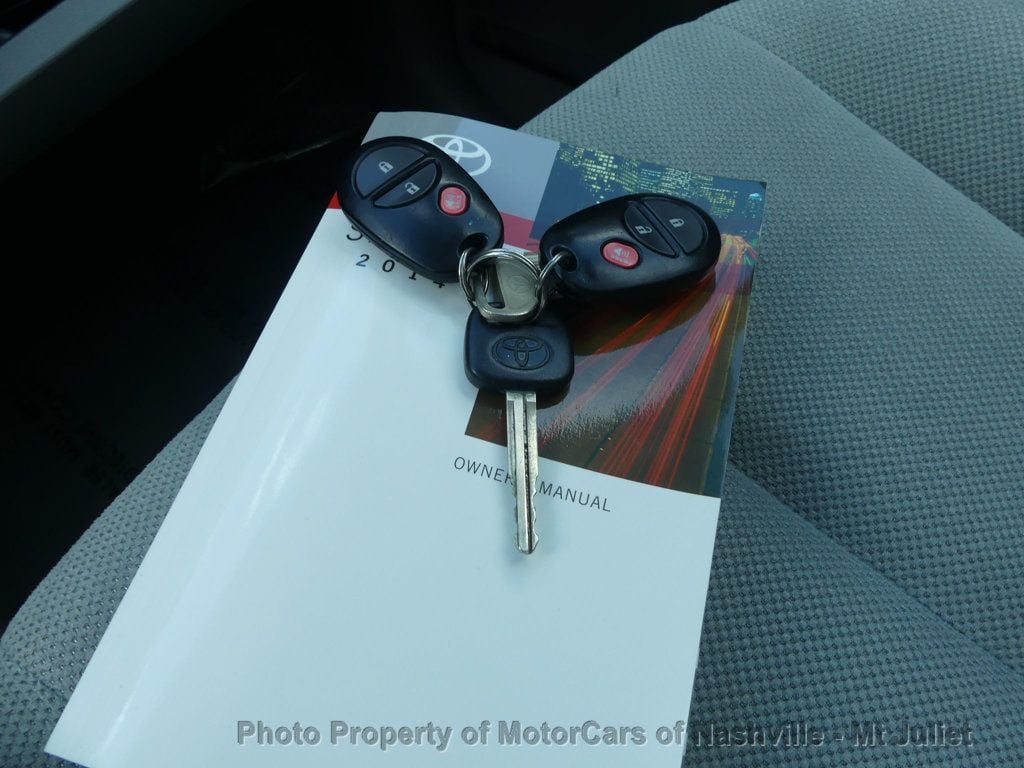 Vehicle image 38 of 40