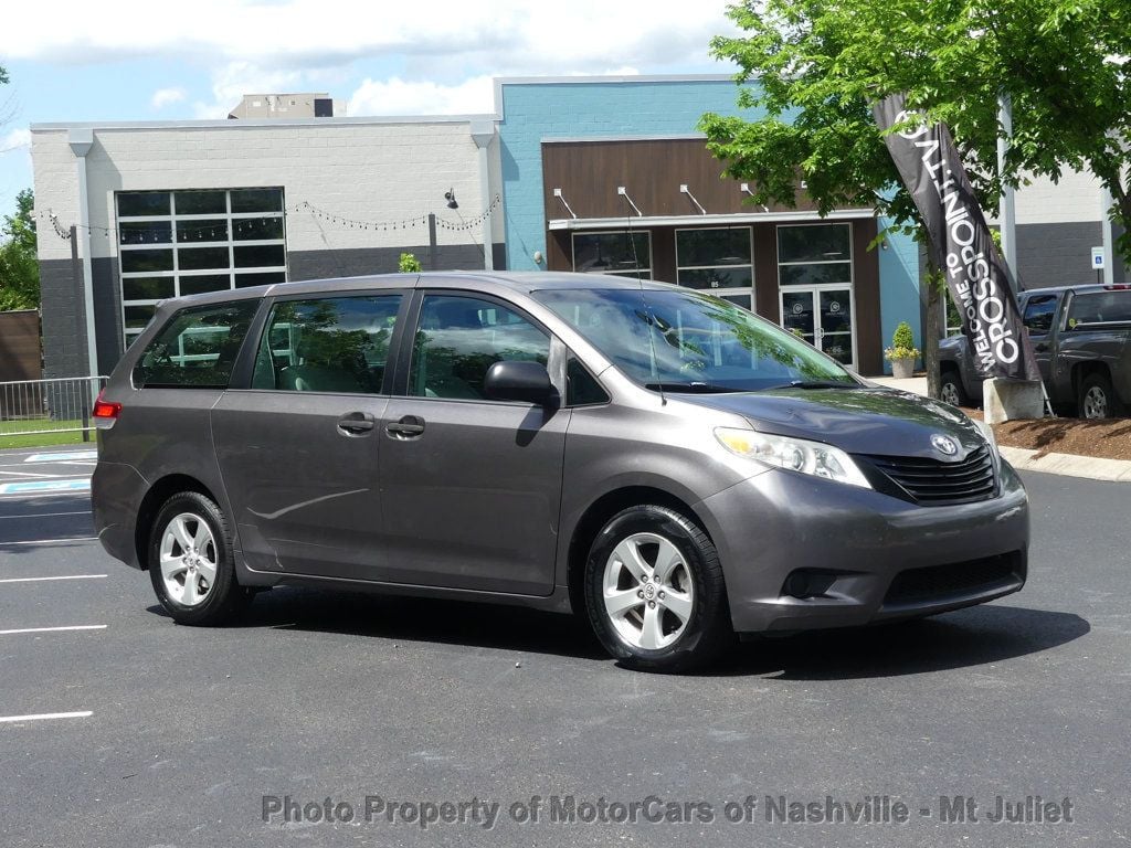 Vehicle image 6 of 40