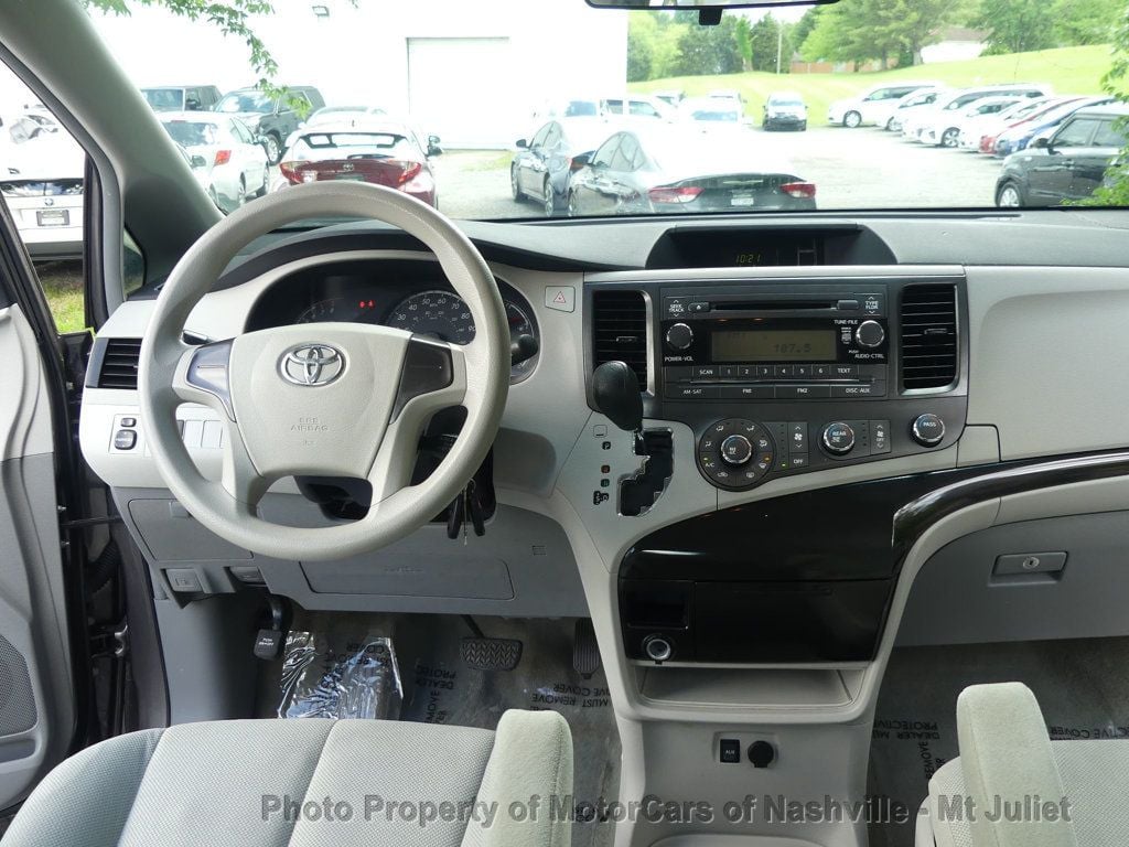 Vehicle image 29 of 40