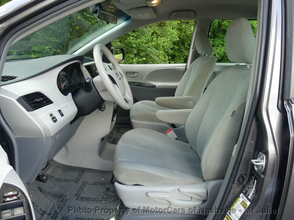 Vehicle image 18 of 40