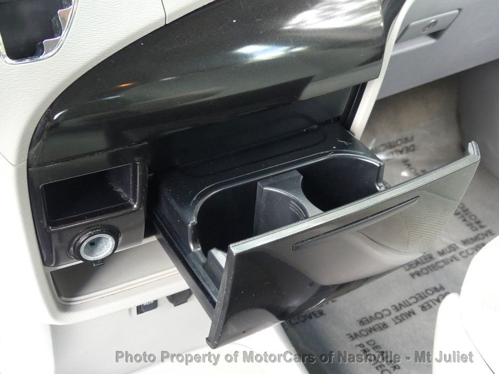 Vehicle image 36 of 40