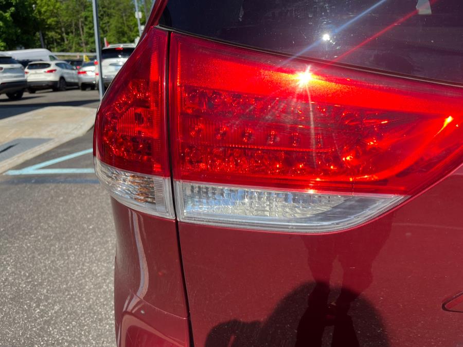Vehicle image 8 of 23