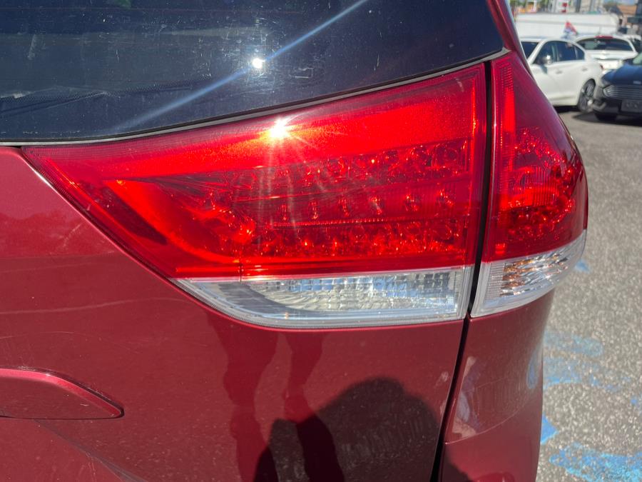 Vehicle image 9 of 23