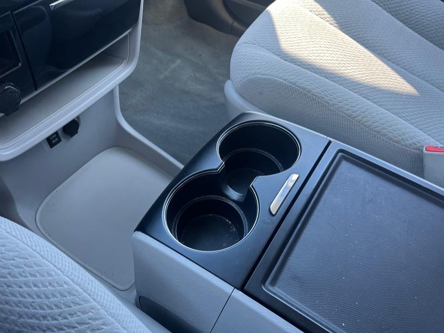 Vehicle image 21 of 23