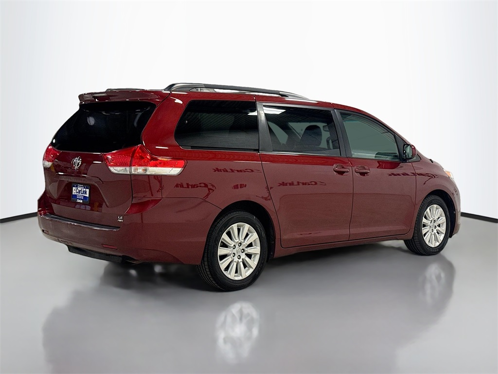 Vehicle image 5 of 31