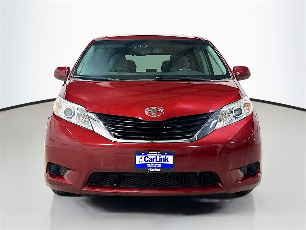 Vehicle image 2 of 31