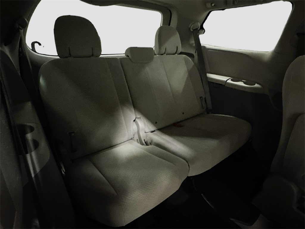 Vehicle image 24 of 31