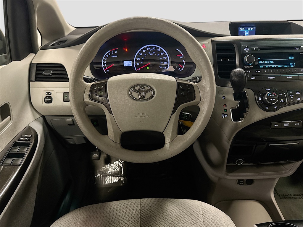 Vehicle image 20 of 31
