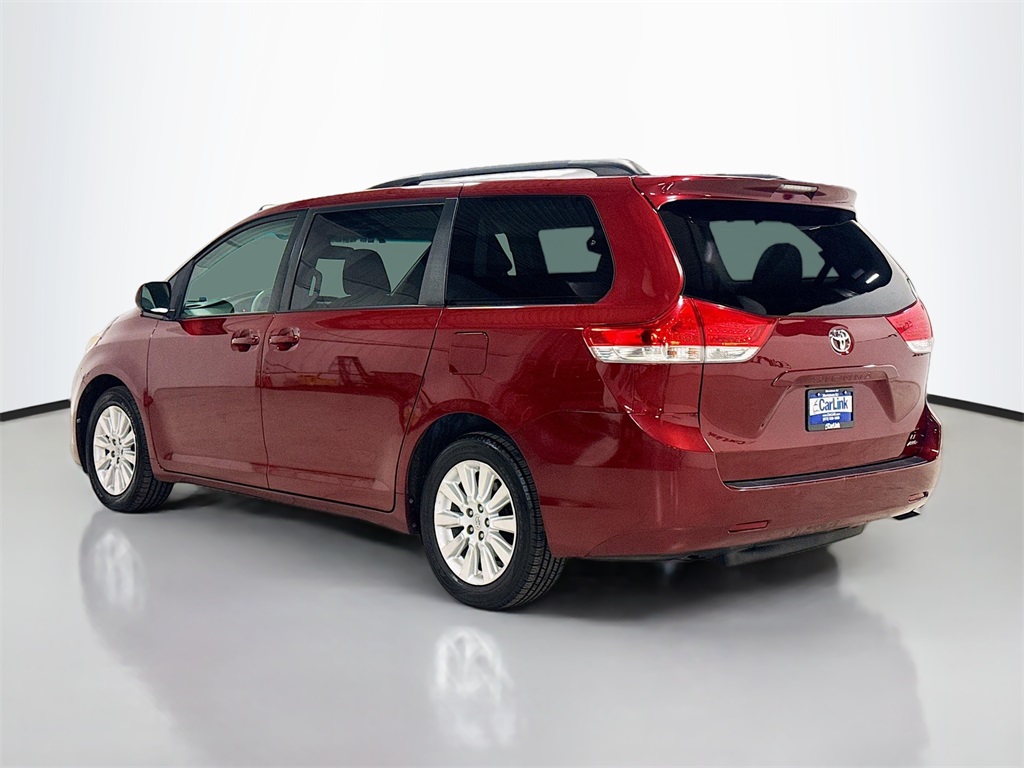 Vehicle image 7 of 31
