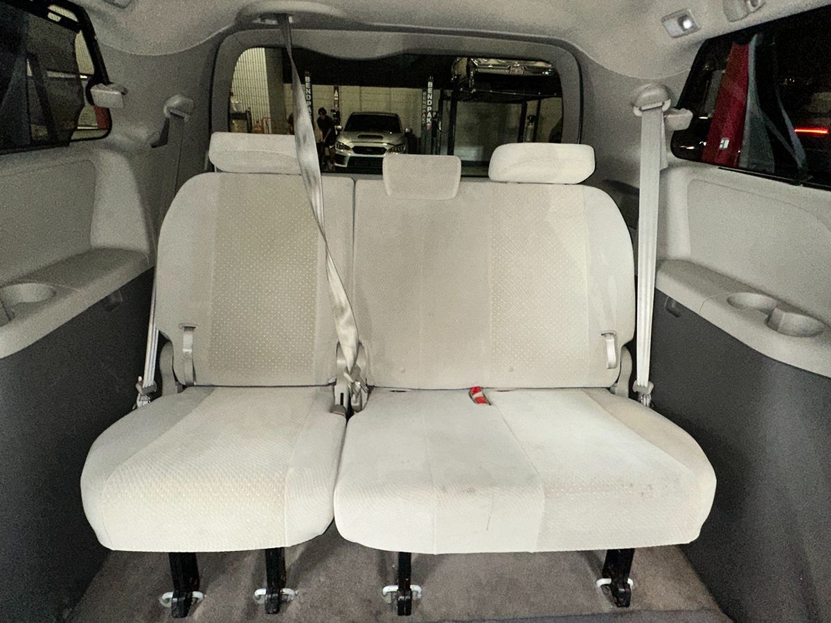 Vehicle image 24 of 28