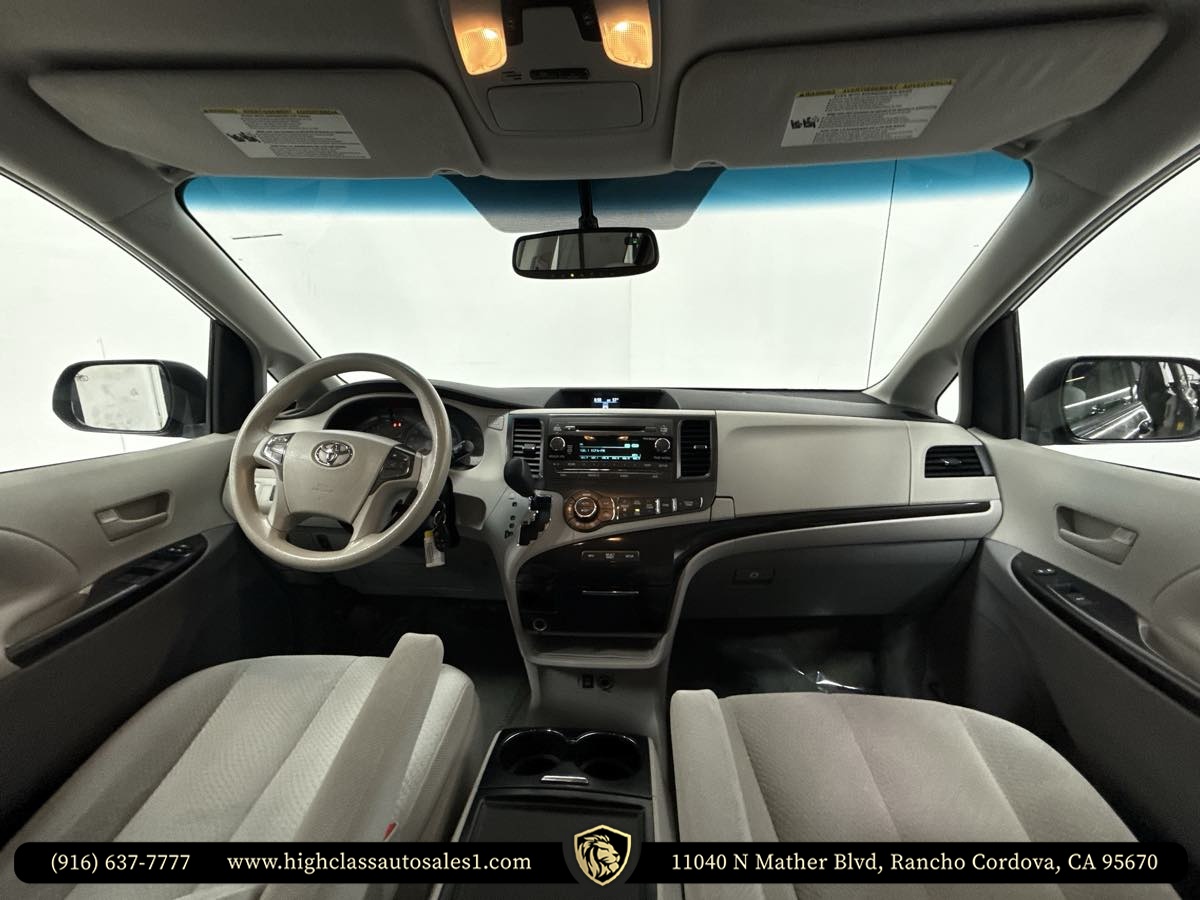 Vehicle image 37 of 63