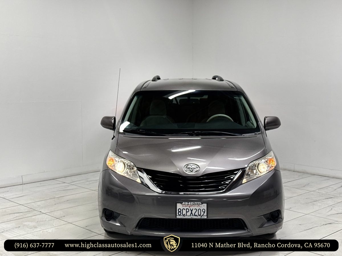 Vehicle image 4 of 63