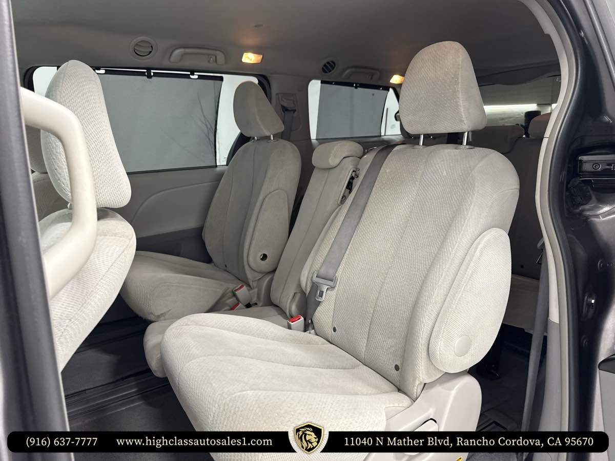 Vehicle image 19 of 63
