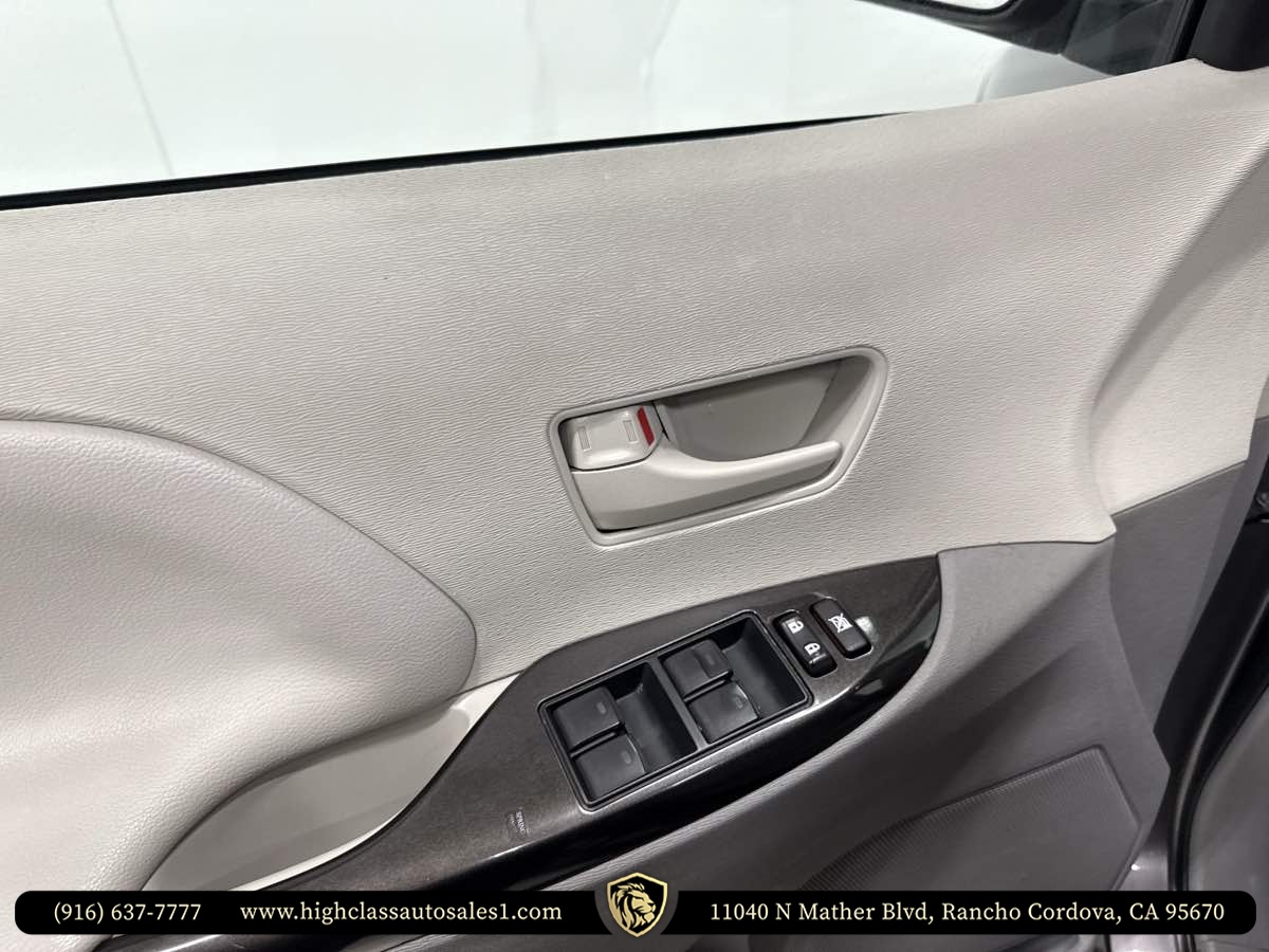 Vehicle image 14 of 63