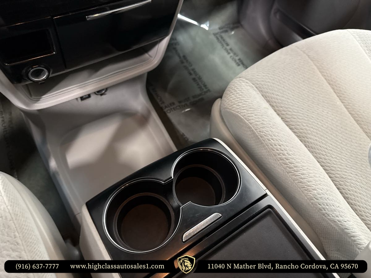 Vehicle image 44 of 63