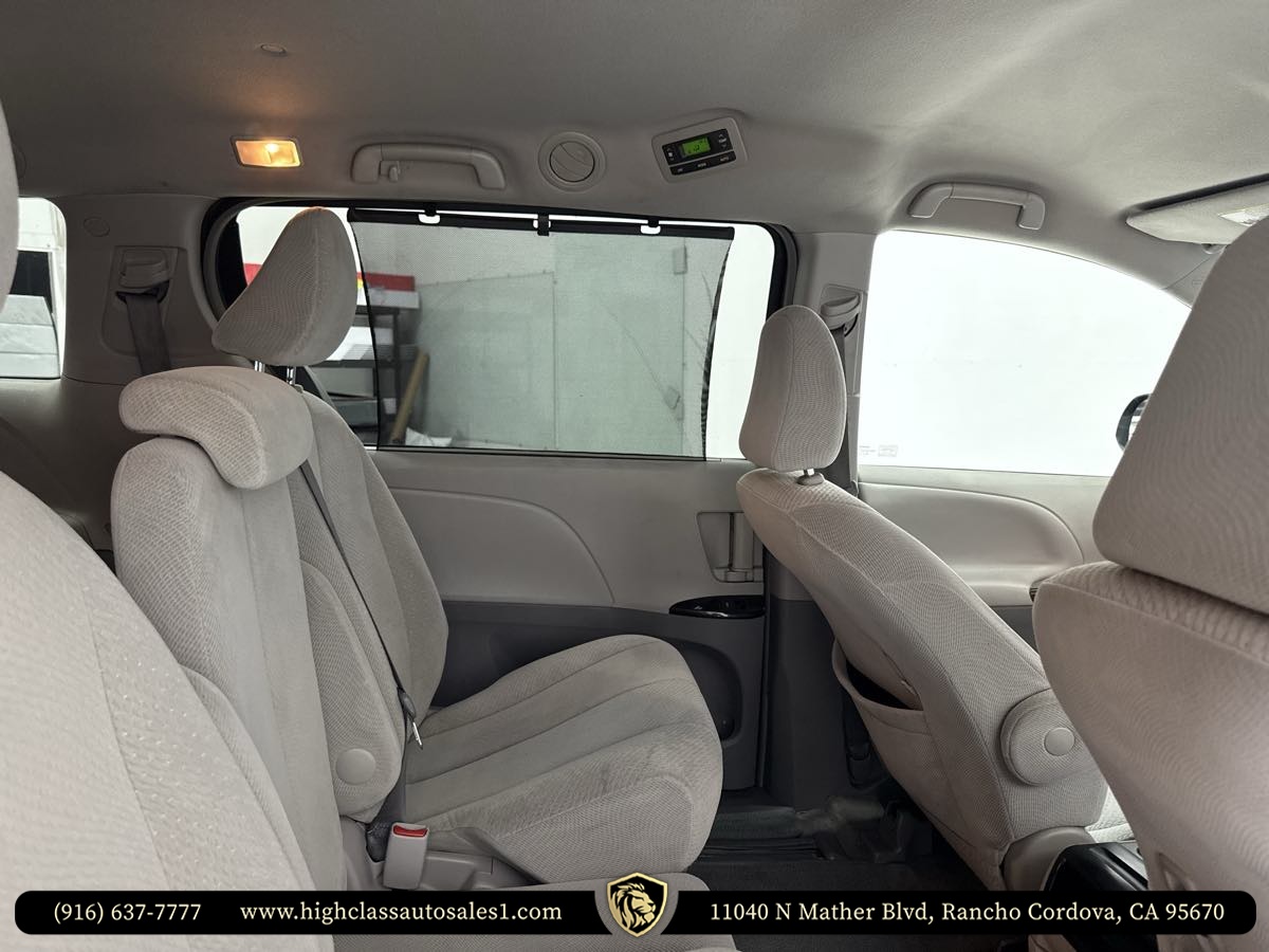 Vehicle image 31 of 63