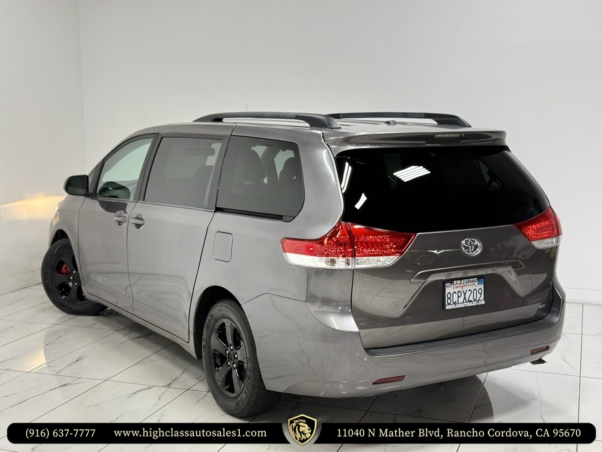Vehicle image 11 of 63