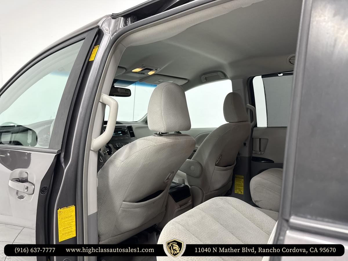 Vehicle image 23 of 63