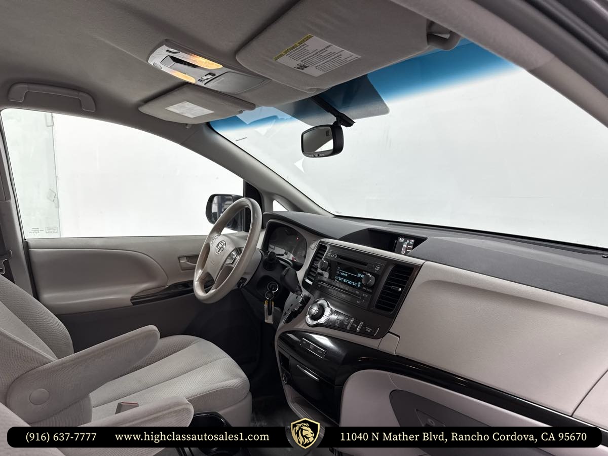 Vehicle image 34 of 63