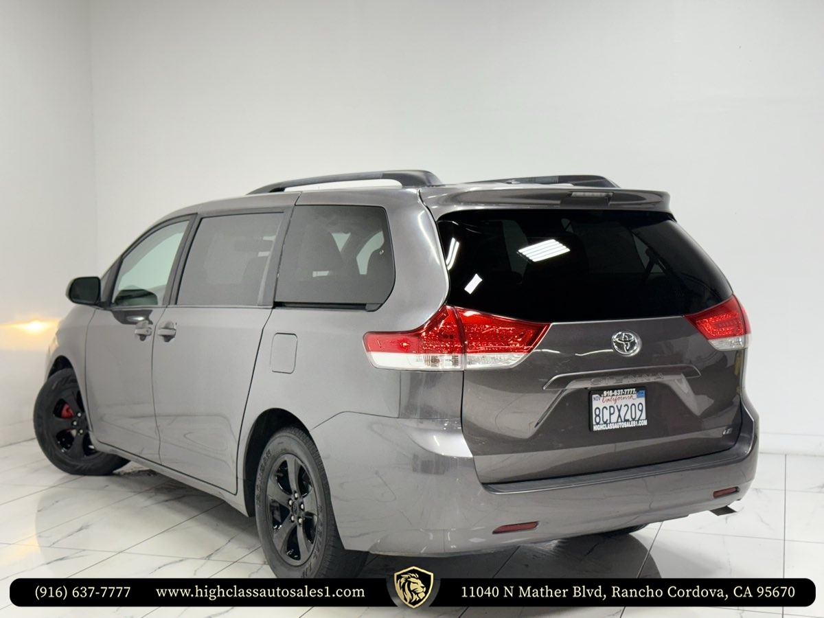 Vehicle image 12 of 63