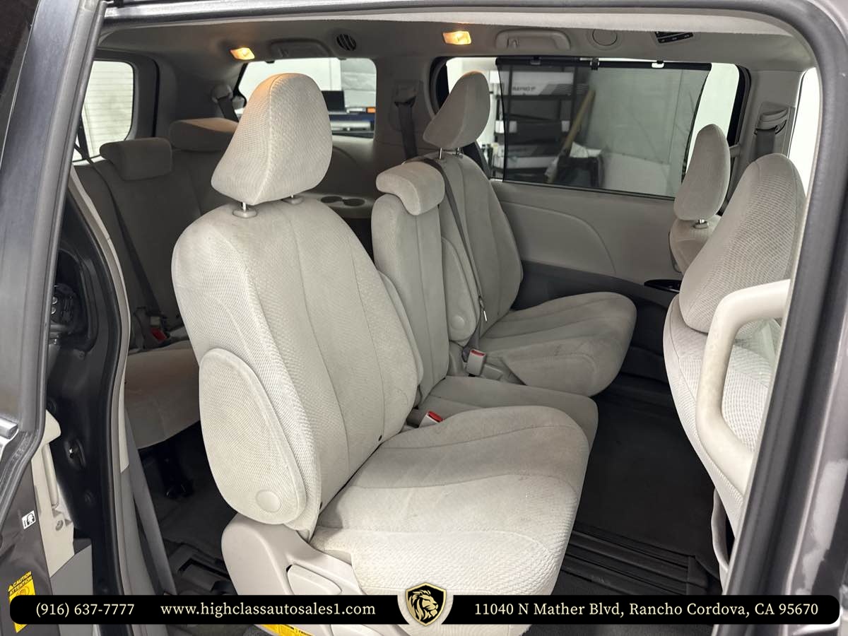 Vehicle image 26 of 63