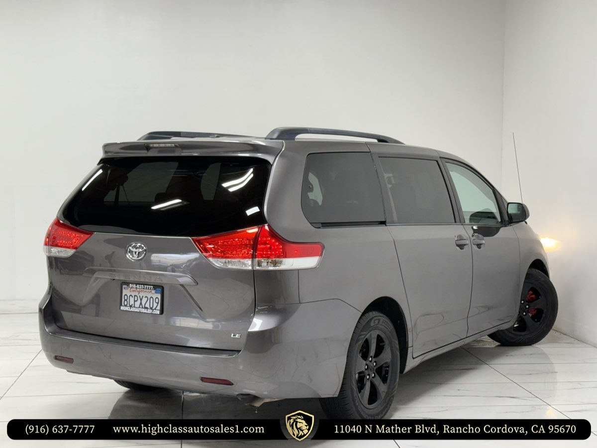 Vehicle image 8 of 63